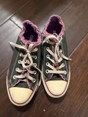 Women’s Black Canvas Low-Top Sneakers with Purple Trim